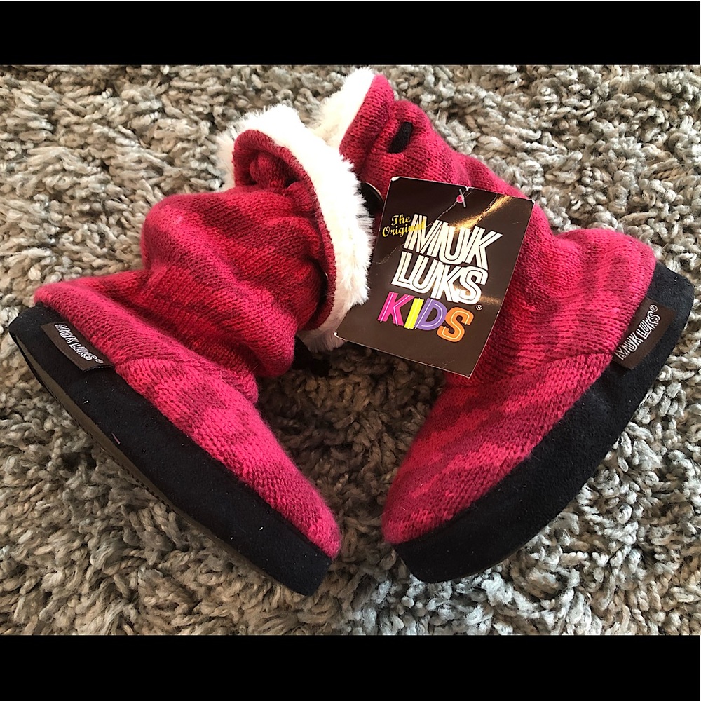 Muk Luks Sz 9/10 Girls Slippers